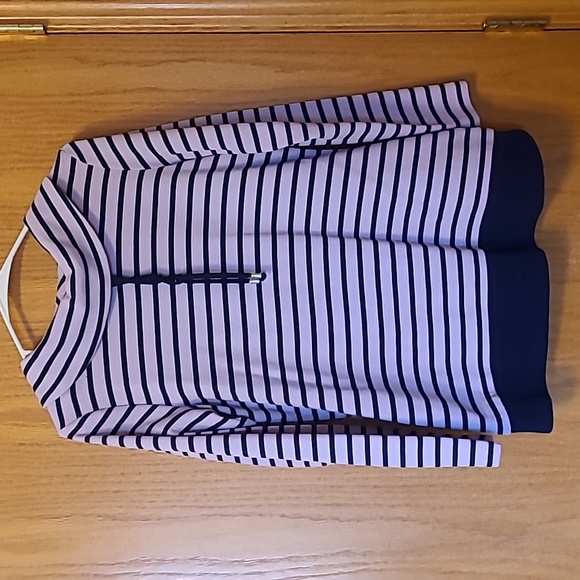 D&CO Active Striped Top - Picture 1 of 2